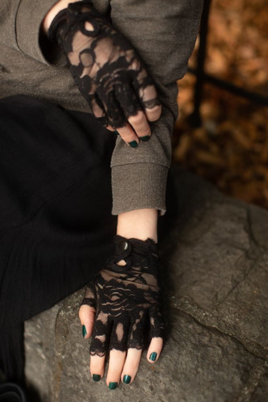 Accessories Leg Avenue Fingerless Gloves | Lace Keyhole Fingerless Gloves