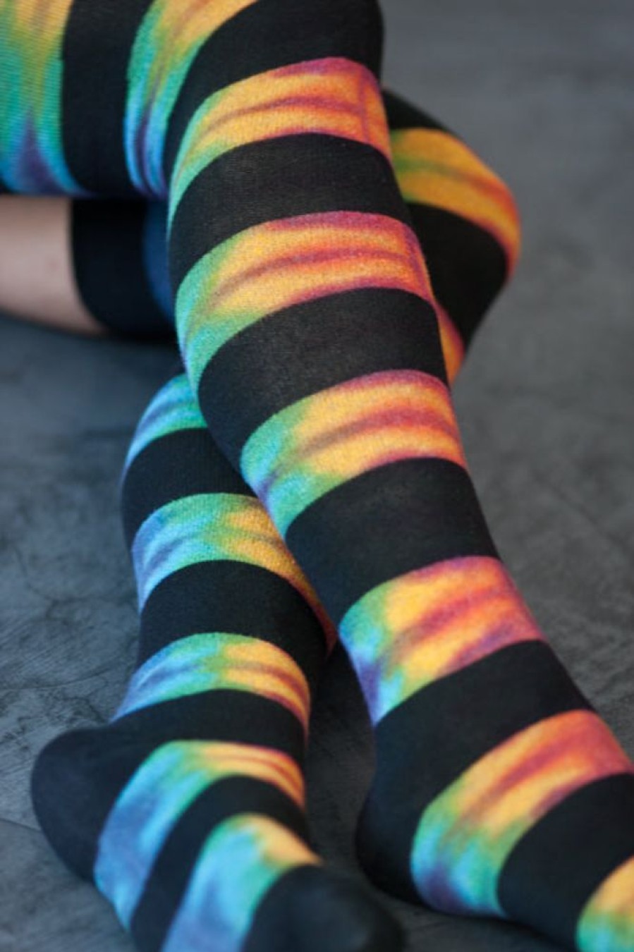 Socks Love Lite Precision Tie Dye Thigh Highs | Extraordinary Tie Dye Stripes