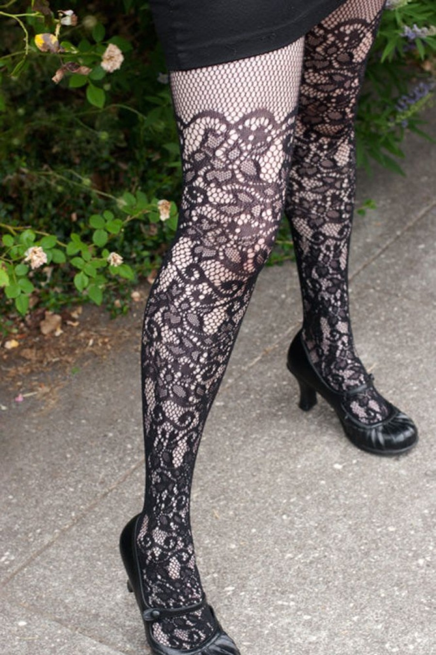 Plus Size Leg Avenue Plus Size Tights | Floral Vine Net Tights